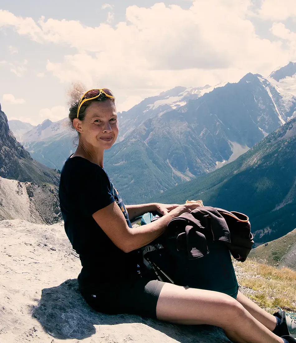 Anja Stachowiak in den Bergen rund um Briançon unterwegs.